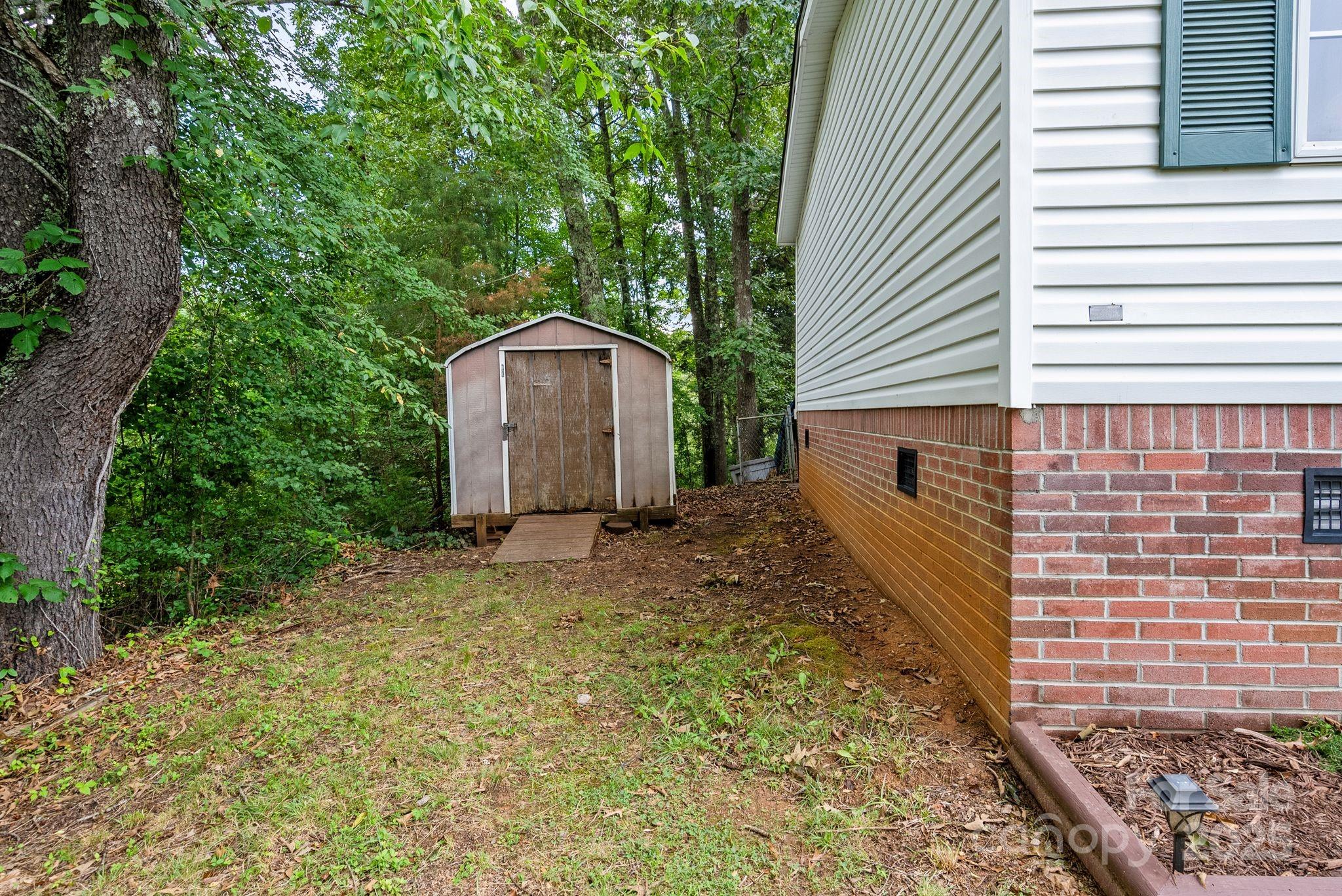 51 Farmstead Road Leicester, NC 28748 - Photo 28 of 30 Gallery Image 28