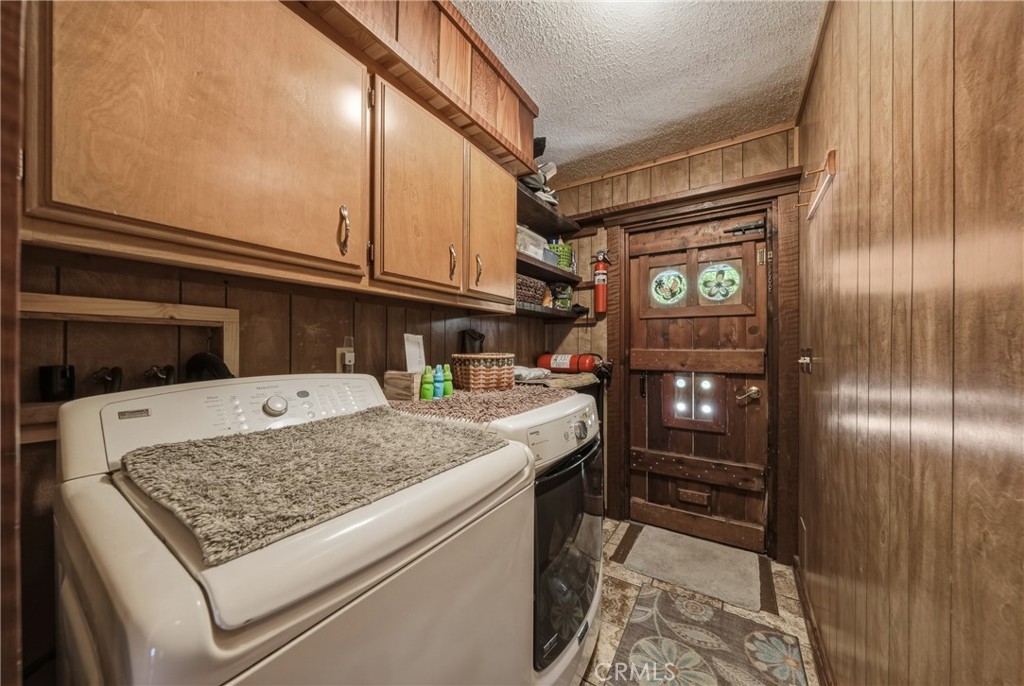 7035 Floyd Way Nice, CA 95464 - Photo 34 of 70 laundry room