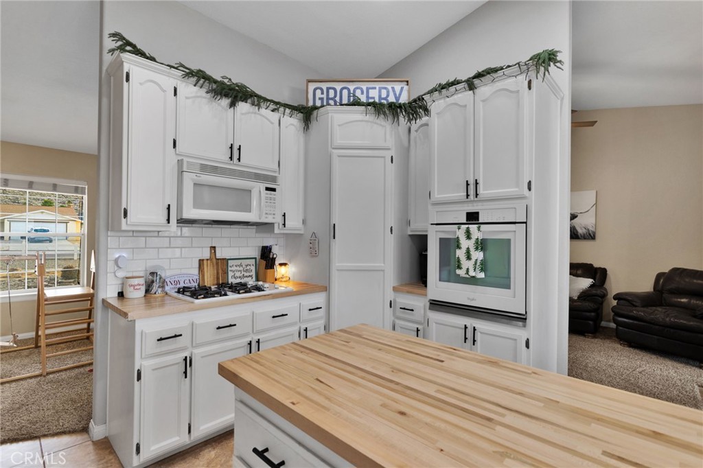 15888 St Timothy Road Apple Valley, CA 92307 - Photo 14 of 39