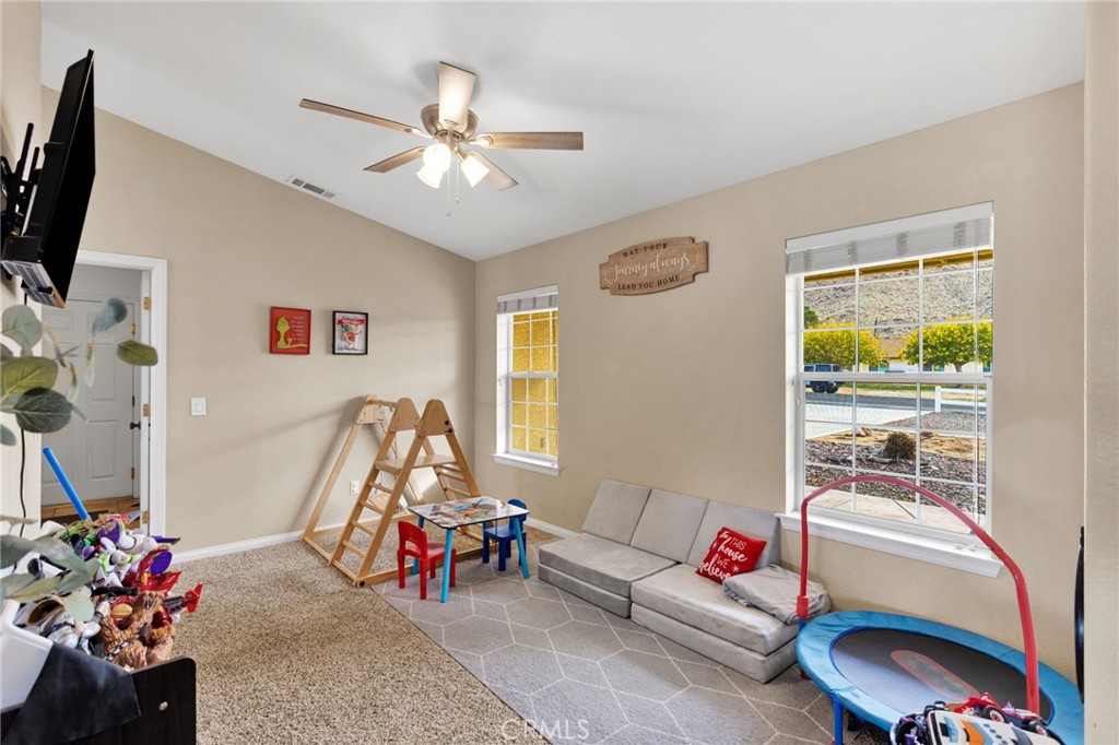 15888 St Timothy Road Apple Valley, CA 92307 - Photo 15 of 39