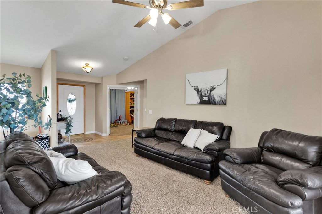 15888 St Timothy Road Apple Valley, CA 92307 - Photo 8 of 39