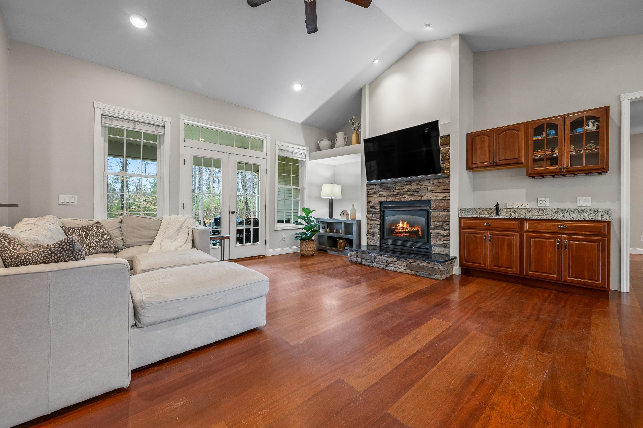 79 Jefferson Road Conway, NH 03813 - Photo 5 of 61