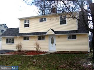 32 Inland Road Levittown, PA 19057 - Photo 1 of 4 Gallery Image 1