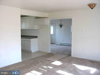 32 Inland Road Levittown, PA 19057 - Photo 2 of 4 Gallery Image 2