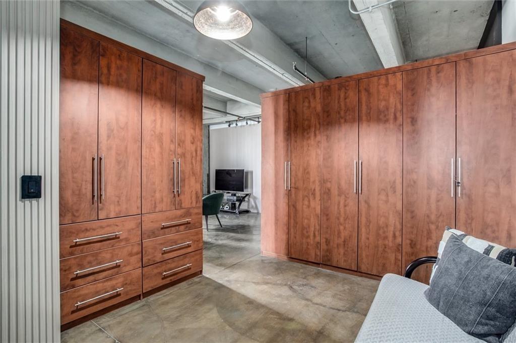 360 West Pershing Road, Unit 110 Kansas City, MO 64108 - Photo 3 of 24