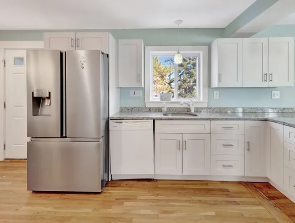 $725,000 | 580 Nantasket Avenue, Hull, MA 02045