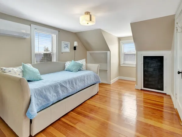 $725,000 | 580 Nantasket Avenue, Hull, MA 02045