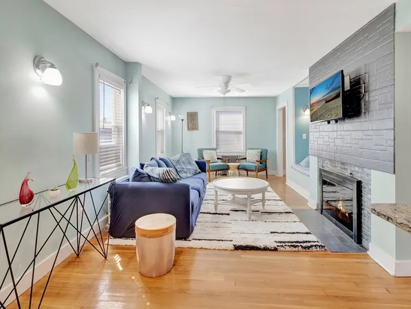 $725,000 | 580 Nantasket Avenue, Hull, MA 02045