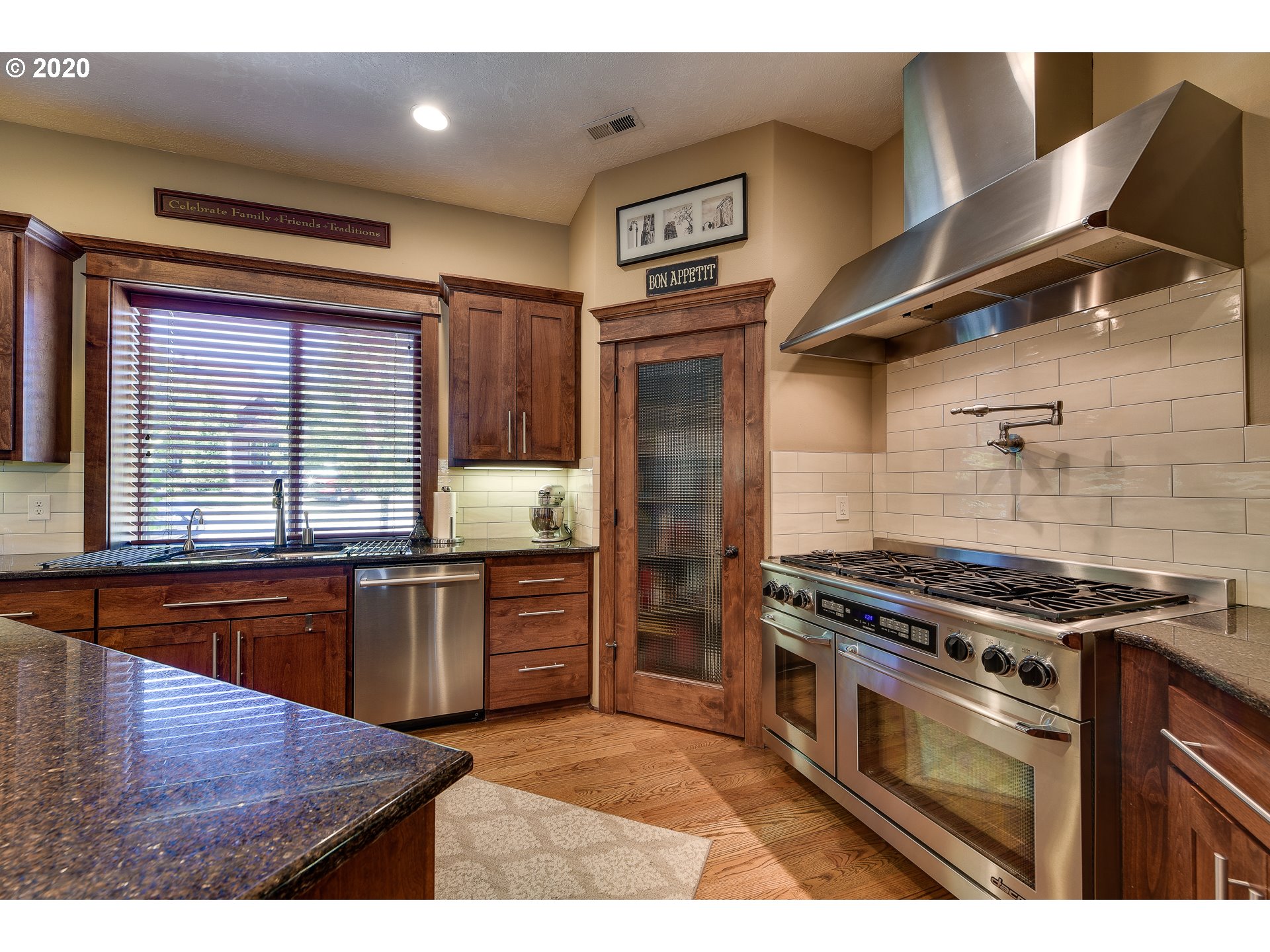 126 Southeast Gabbert Road Gresham, OR 97080 - Photo 11 of 32 Gallery Image 11