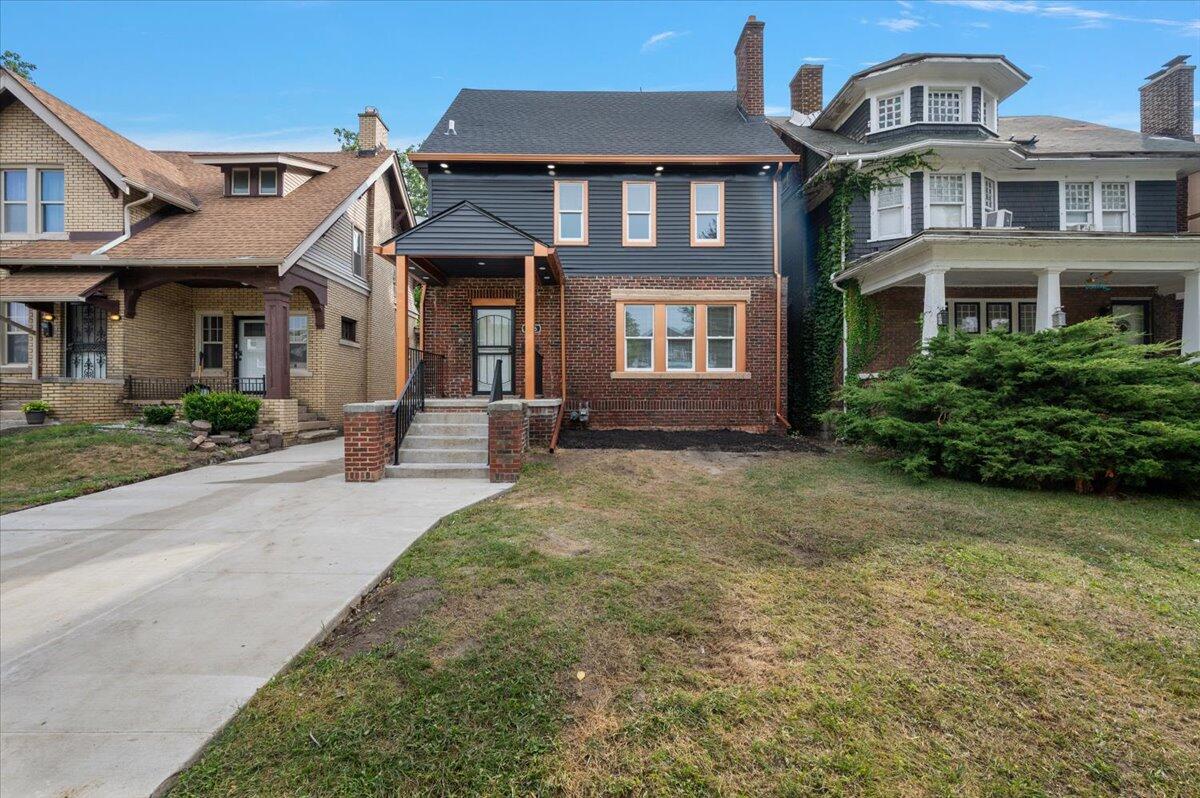 02-7406 Kipling Ave-2