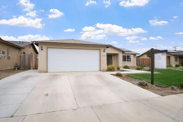 $399,999 | 7418 West Meadowlark Avenue, Winton, CA 95388