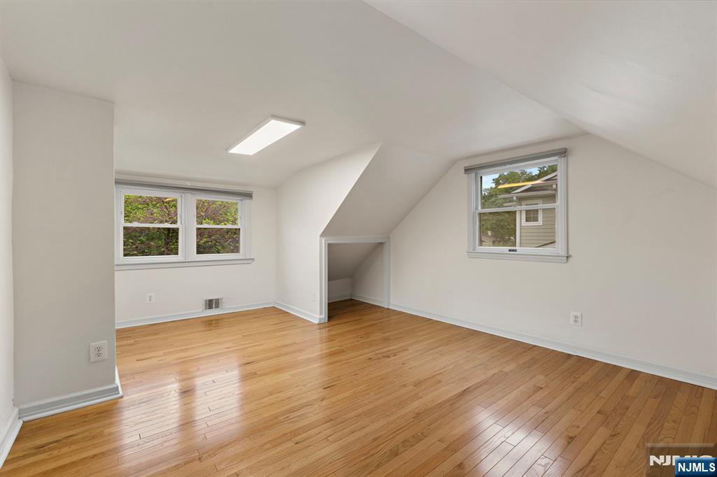 32 Beechwood Road Cresskill, NJ 07626 - Photo 16 of 26