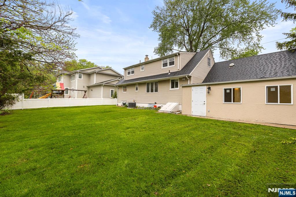 32 Beechwood Road Cresskill, NJ 07626 - Photo 20 of 26
