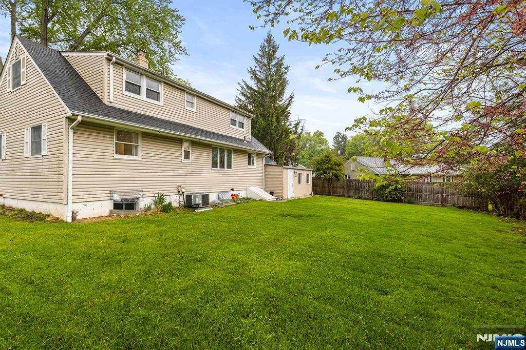 32 Beechwood Road Cresskill, NJ 07626 - Photo 21 of 26