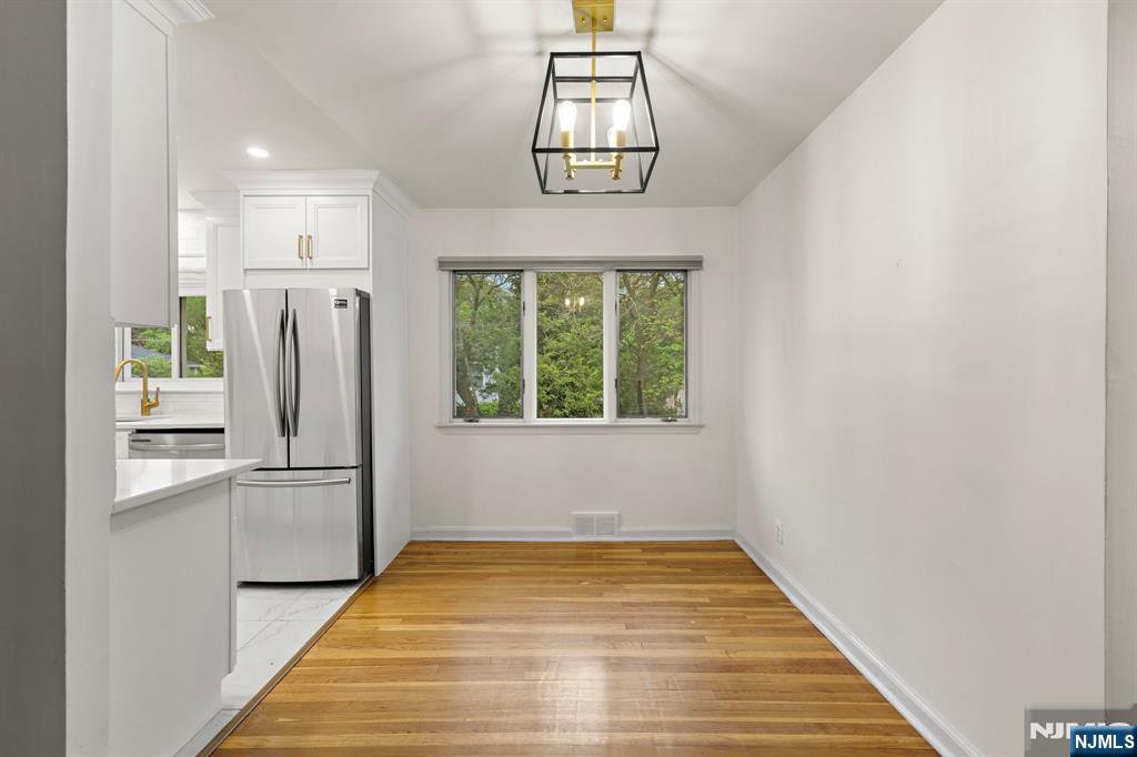 32 Beechwood Road Cresskill, NJ 07626 - Photo 4 of 26