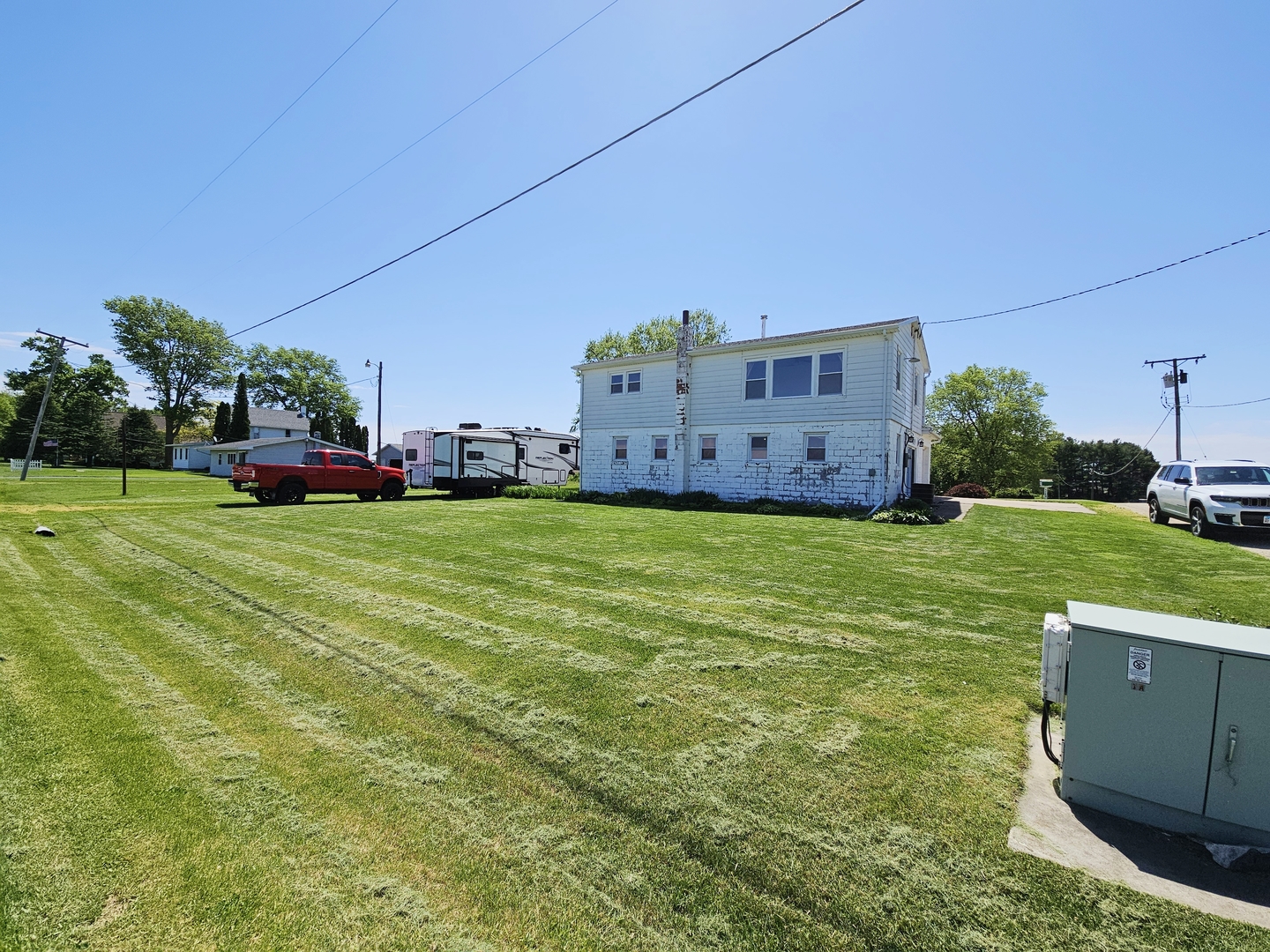 5789 Garden Plain Road Fulton, IL 61252 - Photo 3 of 40 a view of a house with a big yard