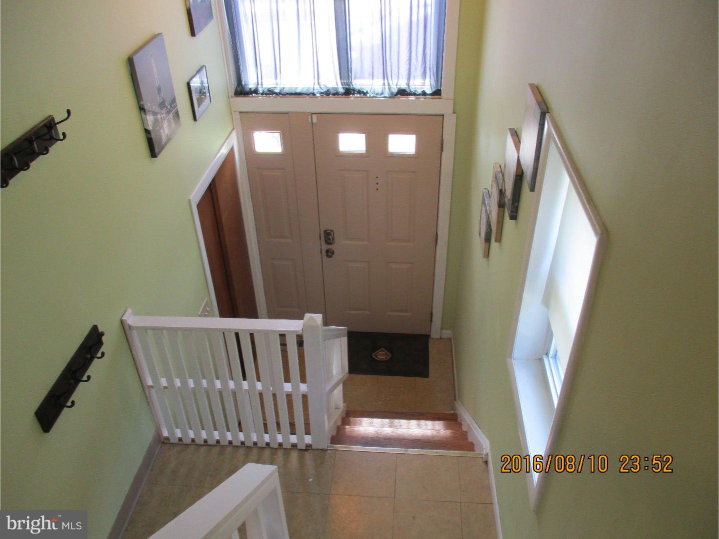 12126 Sweet Briar Road Philadelphia, PA 19154 - Photo 5 of 25 Foyer