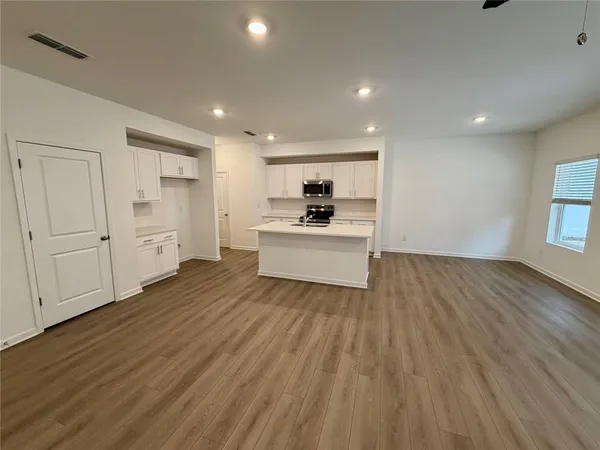 $2,095 | 5333 Frontier Court, Flowery Branch, GA 30542