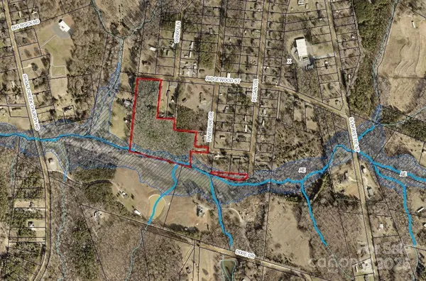 view of entryway with outdoor area