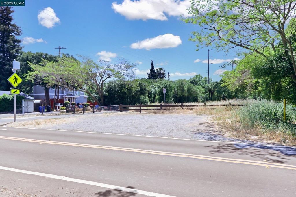 1300 Walden Road Walnut Creek, CA 94597 - Photo 51 of 52 a view of a fountain in front of a house
