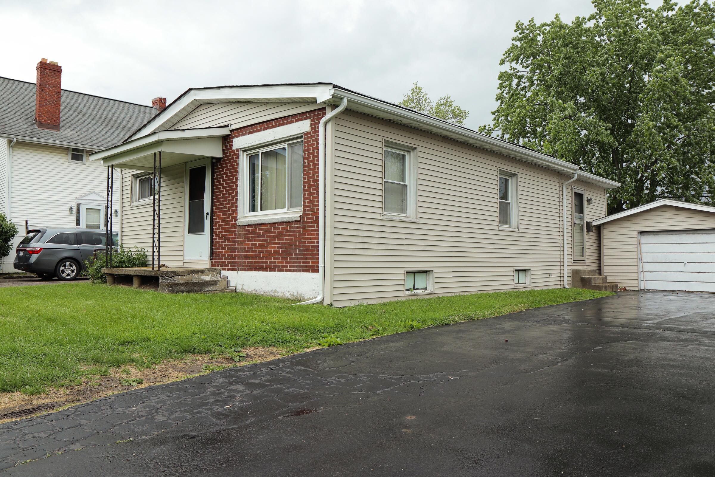 194 Hilliard Rome Road Columbus, OH 43228 - Photo 3 of 16 Gallery Image 3