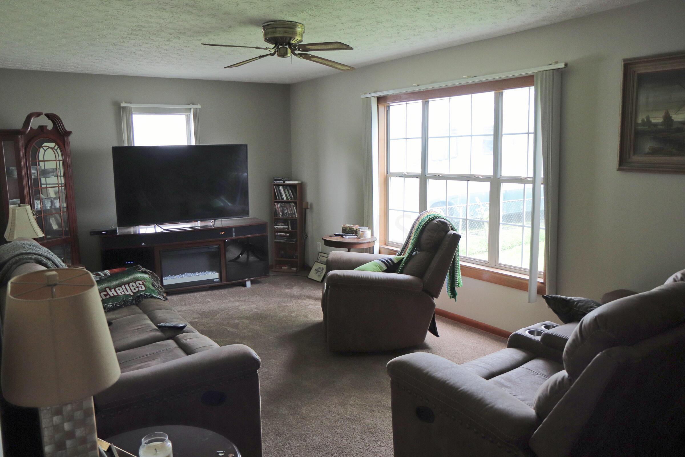 194 Hilliard Rome Road Columbus, OH 43228 - Photo 7 of 16 Gallery Image 7