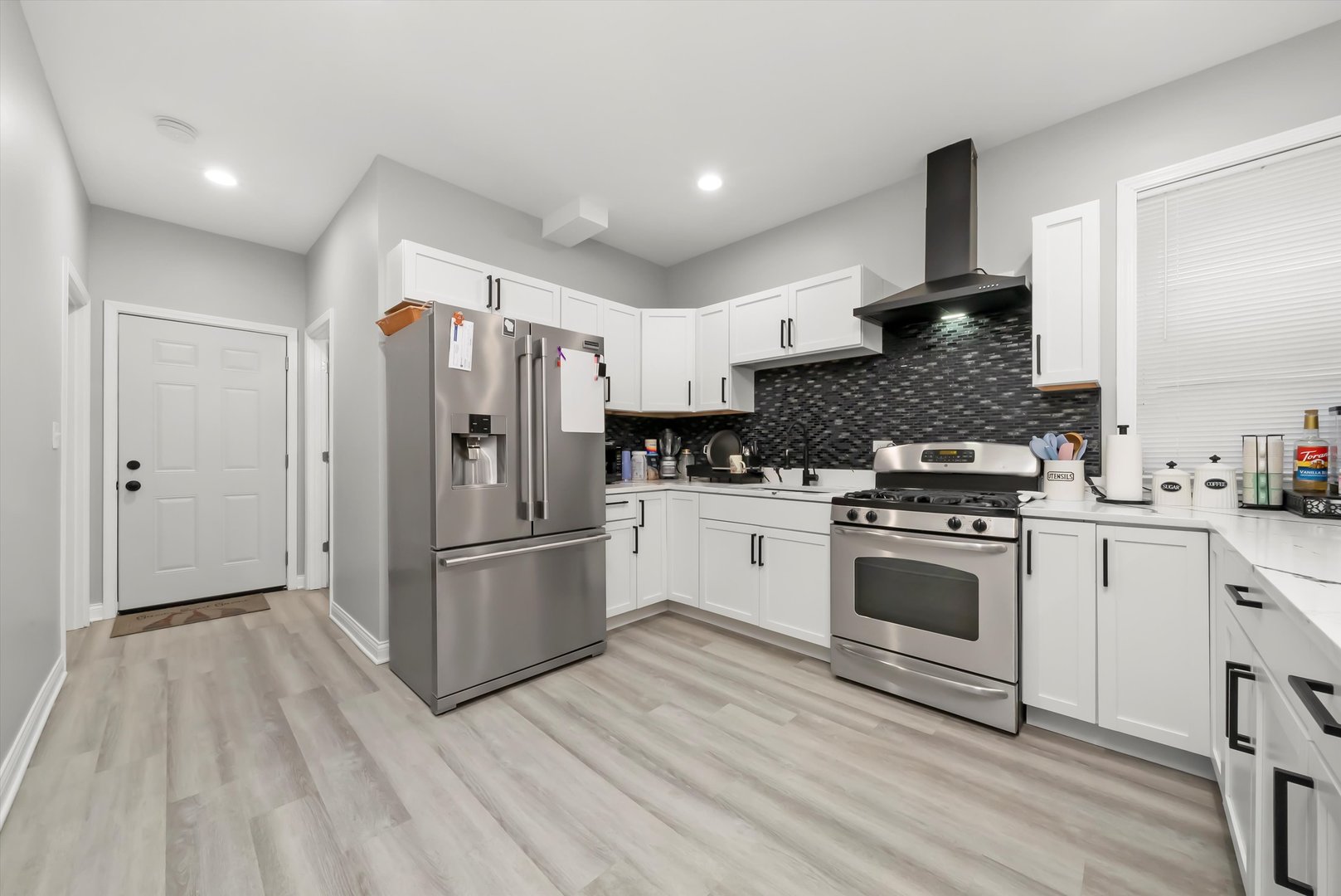 1274 West 73rd Place Chicago, IL 60636 - Photo 13 of 36