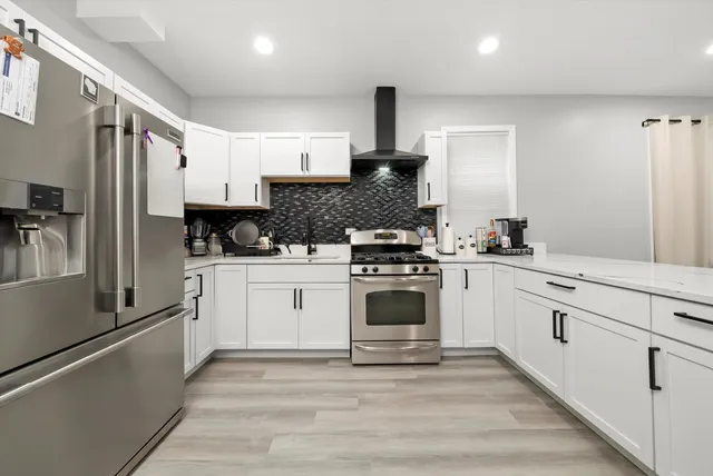 $279,000 | 1274 West 73rd Place, Chicago, IL 60636