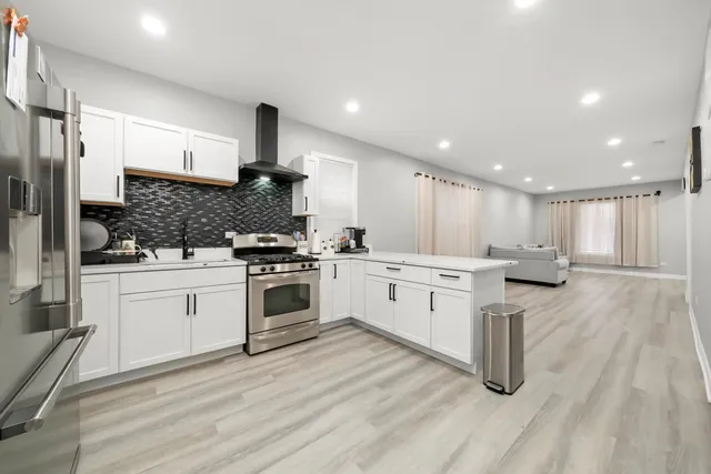 $279,000 | 1274 West 73rd Place, Chicago, IL 60636