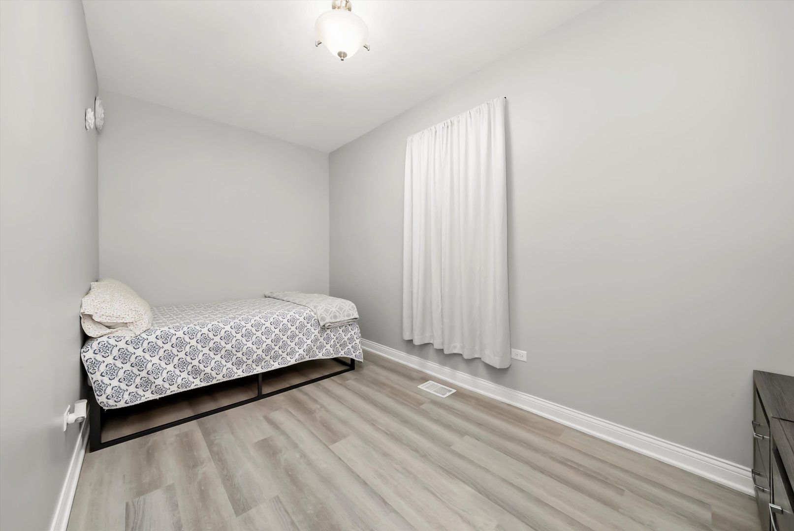 1274 West 73rd Place Chicago, IL 60636 - Photo 17 of 36