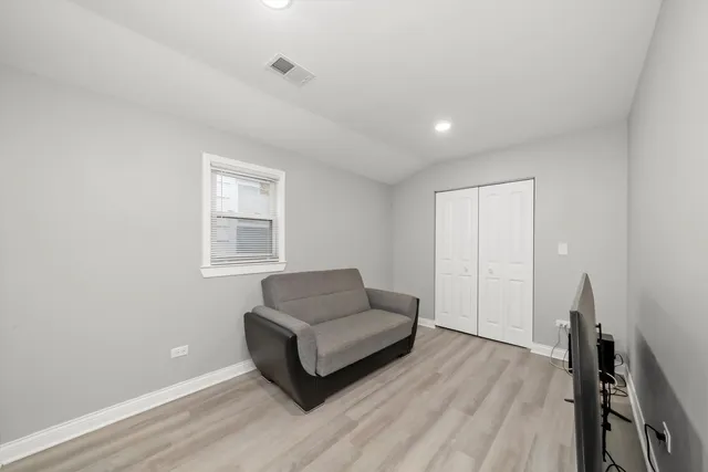 $279,000 | 1274 West 73rd Place, Chicago, IL 60636