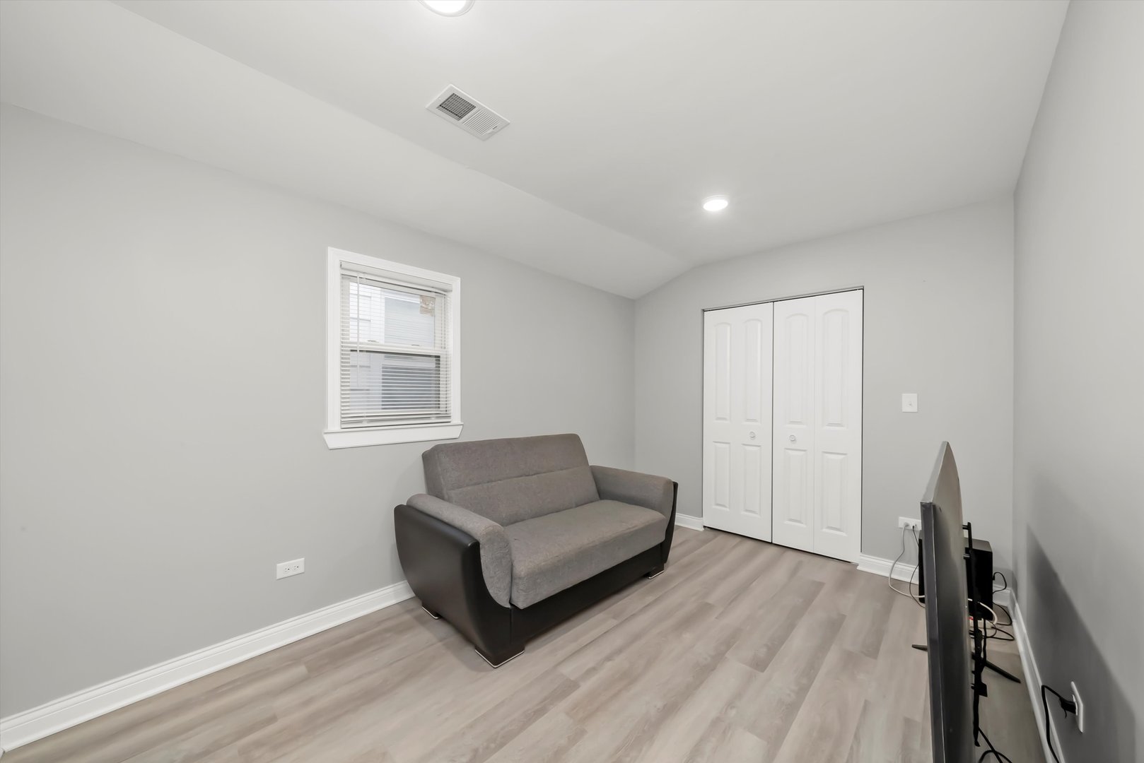 1274 West 73rd Place Chicago, IL 60636 - Photo 23 of 36