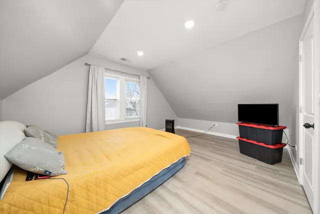 $279,000 | 1274 West 73rd Place, Chicago, IL 60636