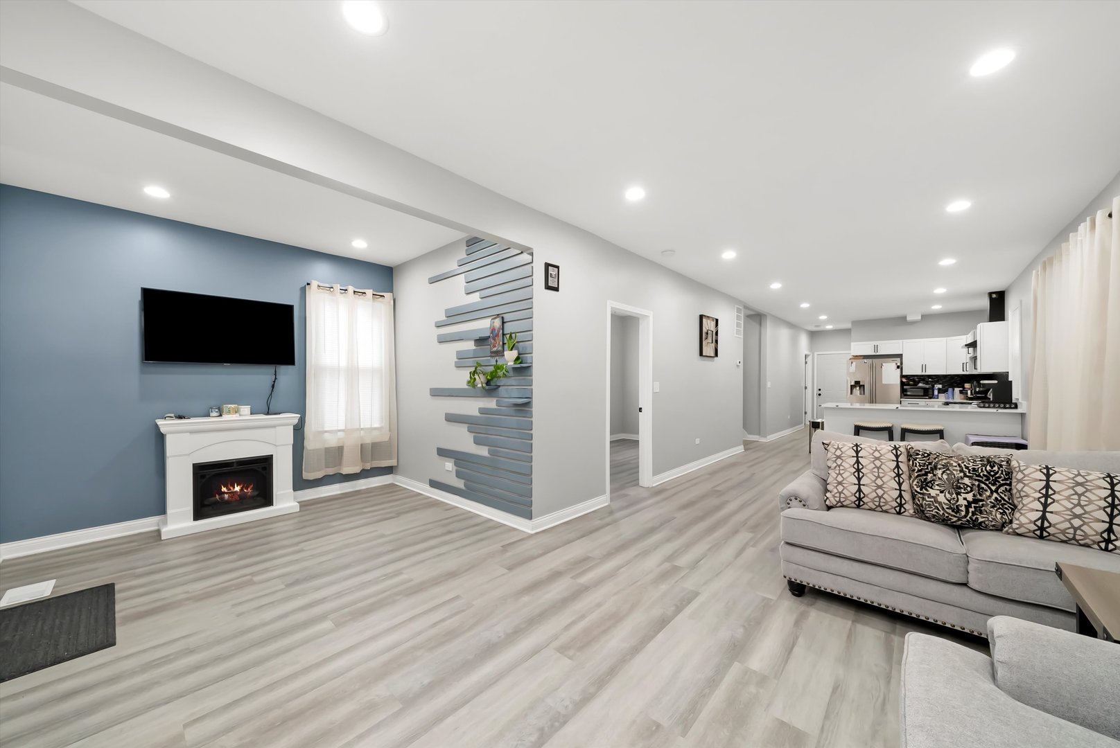 1274 West 73rd Place Chicago, IL 60636 - Photo 5 of 36