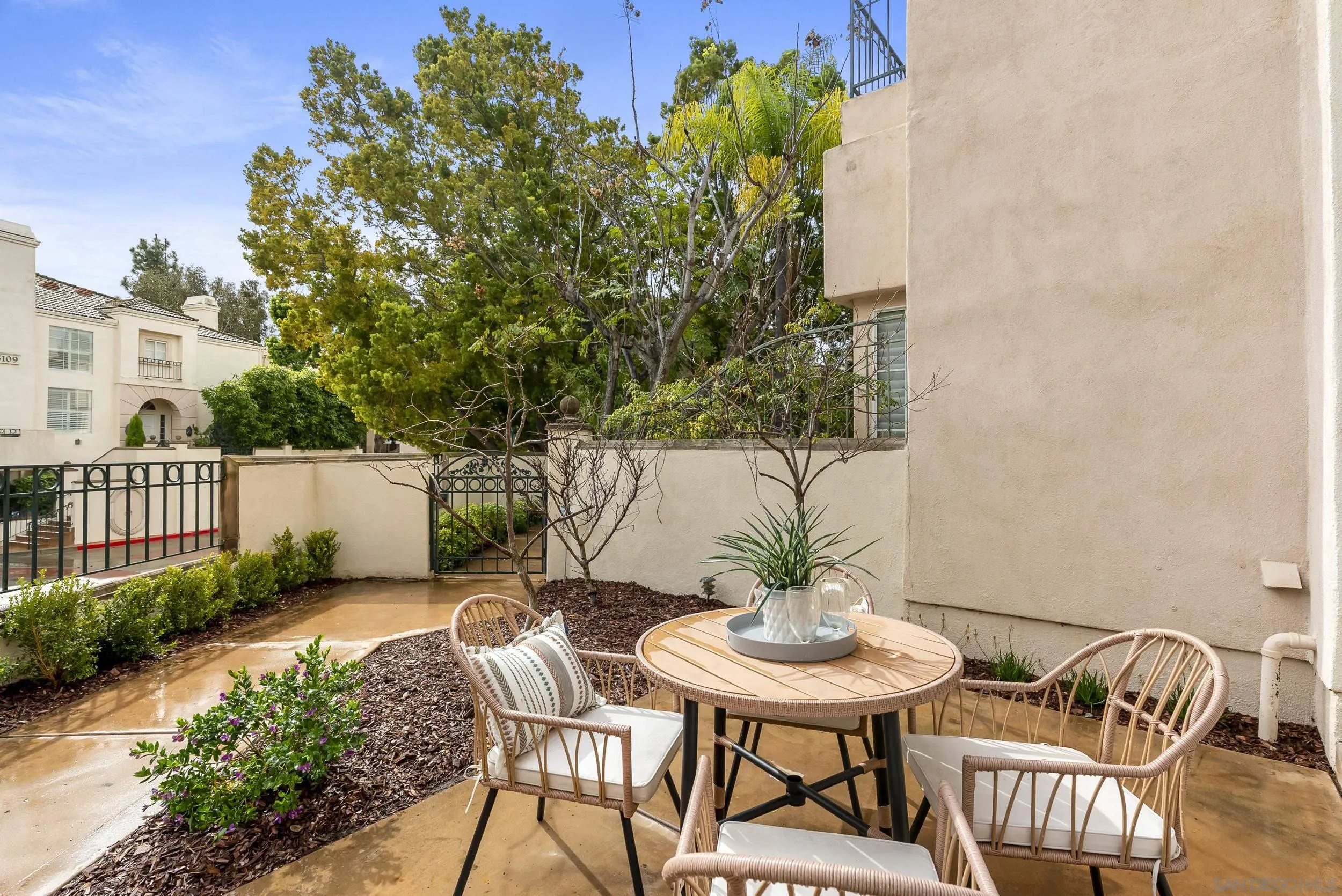 5123 Renaissance Avenue, Unit C San Diego, CA 92122 - Photo 4 of 40