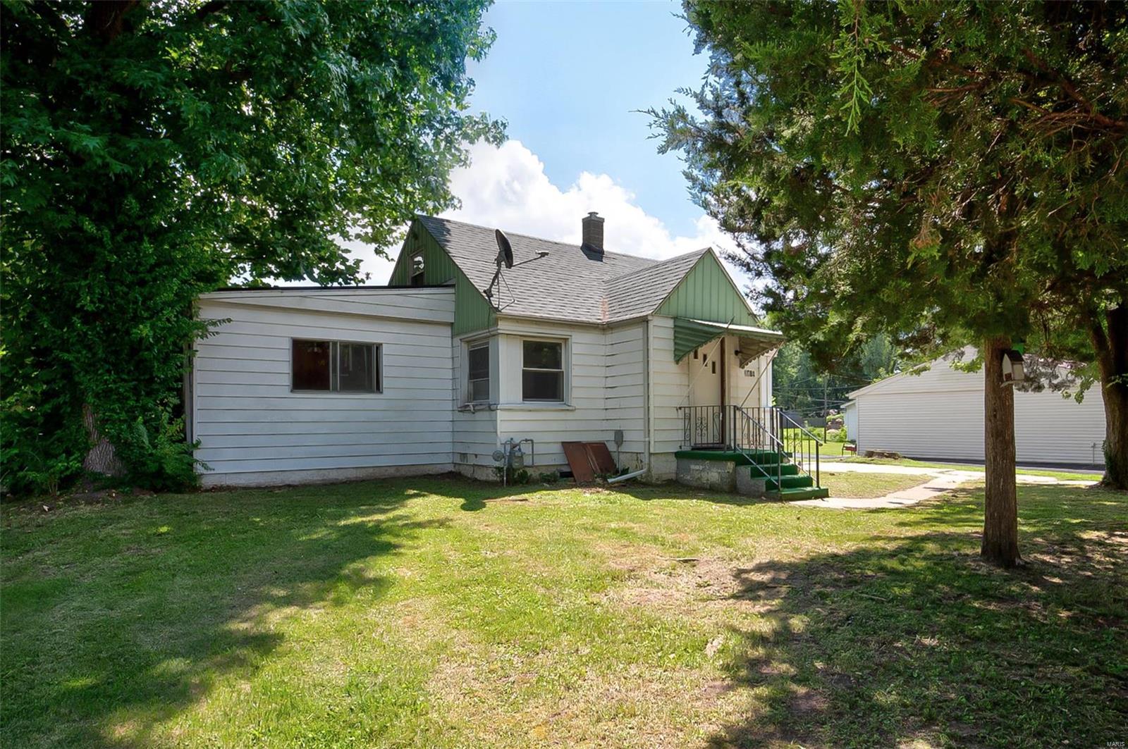 6504 Old Collinsville Road O'Fallon, IL 62269 - Photo 2 of 23 Gallery Image 2
