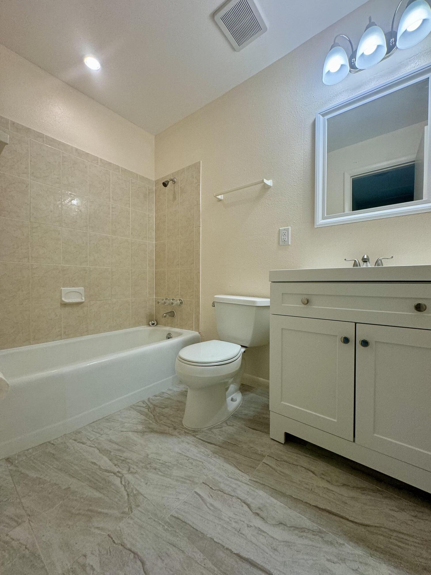970 Butia Street Merritt Island, FL 32953 - Photo 9 of 28 Guest Bath