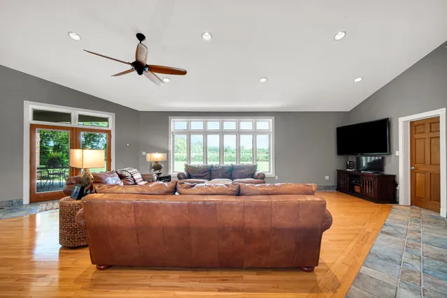 $899,900 | 4700 West 1100th Street North, Wheatfield, IN 46392