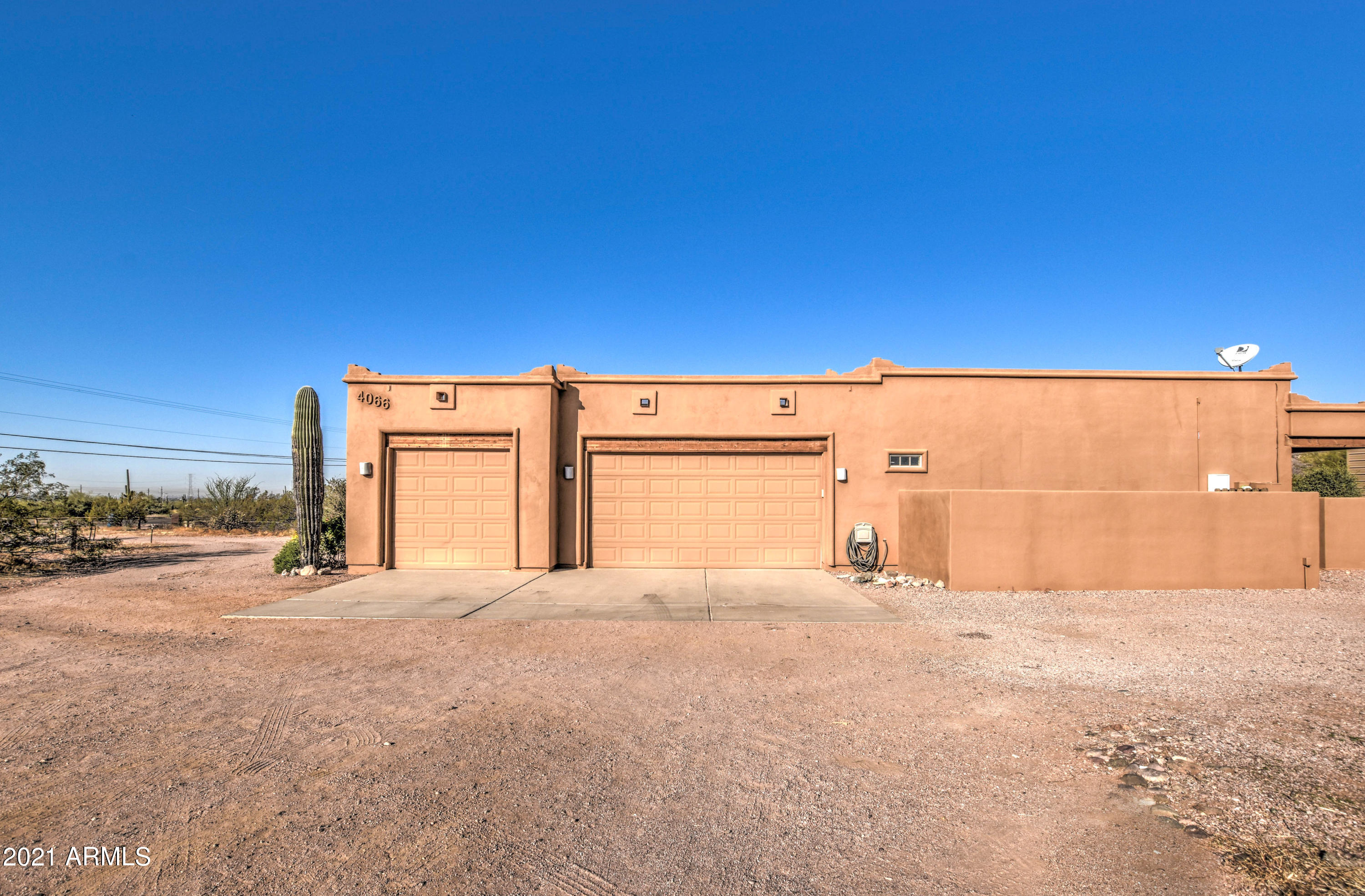 4066 North Cactus Road Apache Junction, AZ 85119 - Photo 2 of 52 FRONT 2