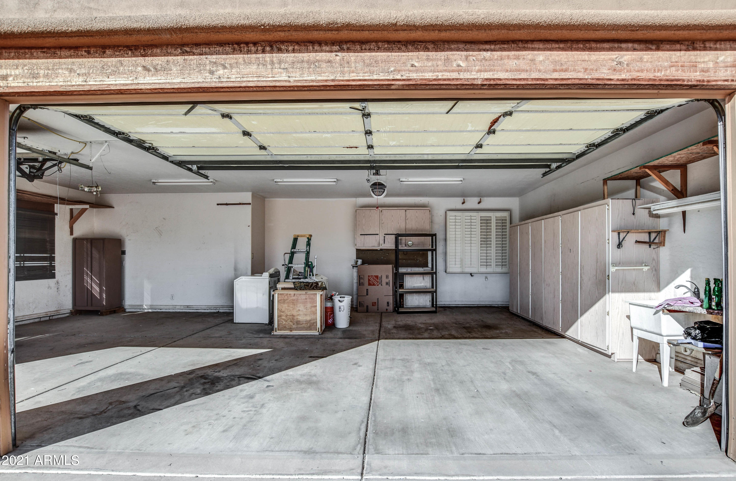 4066 North Cactus Road Apache Junction, AZ 85119 - Photo 44 of 52 GARAGE 1 1