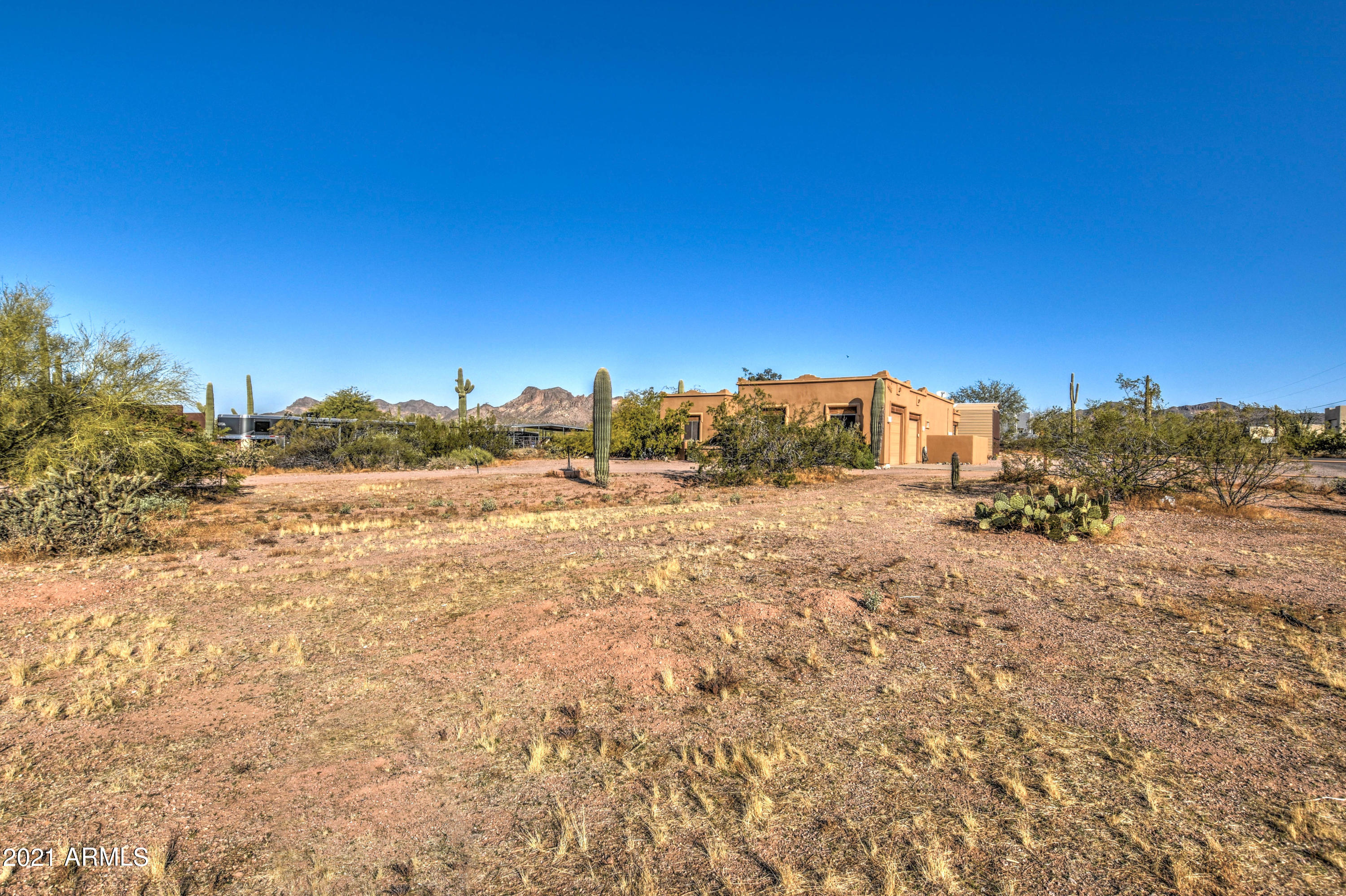 4066 North Cactus Road Apache Junction, AZ 85119 - Photo 6 of 52 FRONT 6