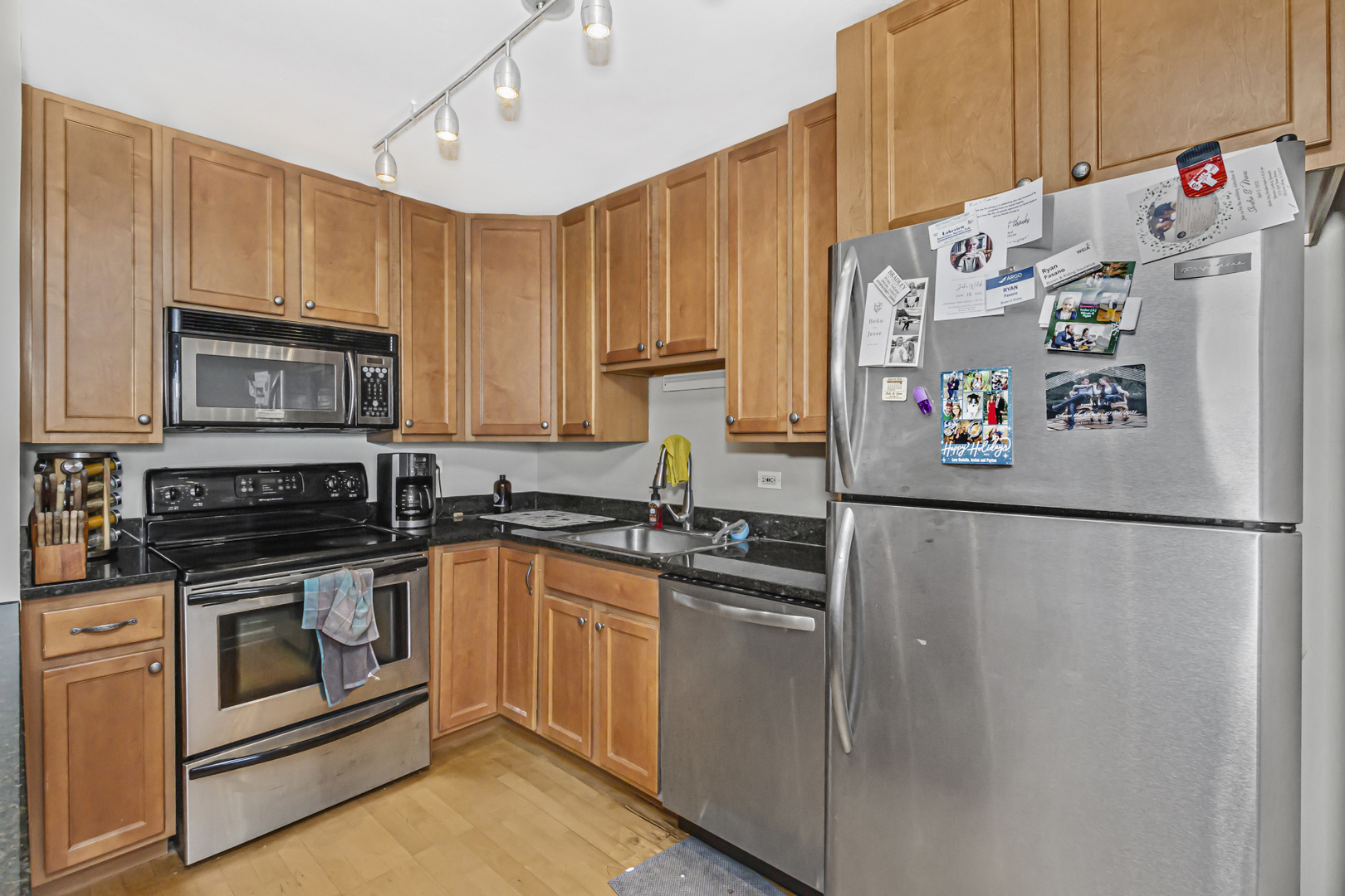 655 West Irving Park Road, Unit 2912 Chicago, IL 60613 - Photo 13 of 24