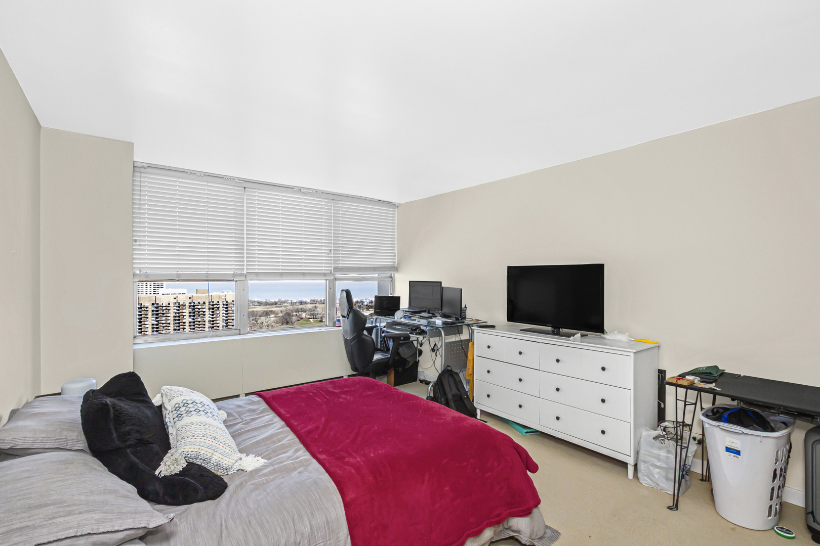 655 West Irving Park Road, Unit 2912 Chicago, IL 60613 - Photo 16 of 24