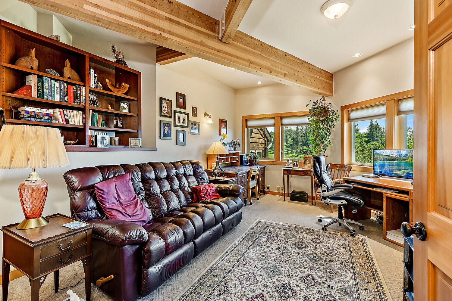 2560 North Valley View Road Ashland, OR 97520 - Photo 13 of 53 04.955