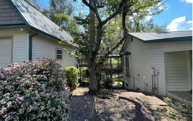 $2,200 | 69 River Oaks Drive, Hayesville, NC 28904