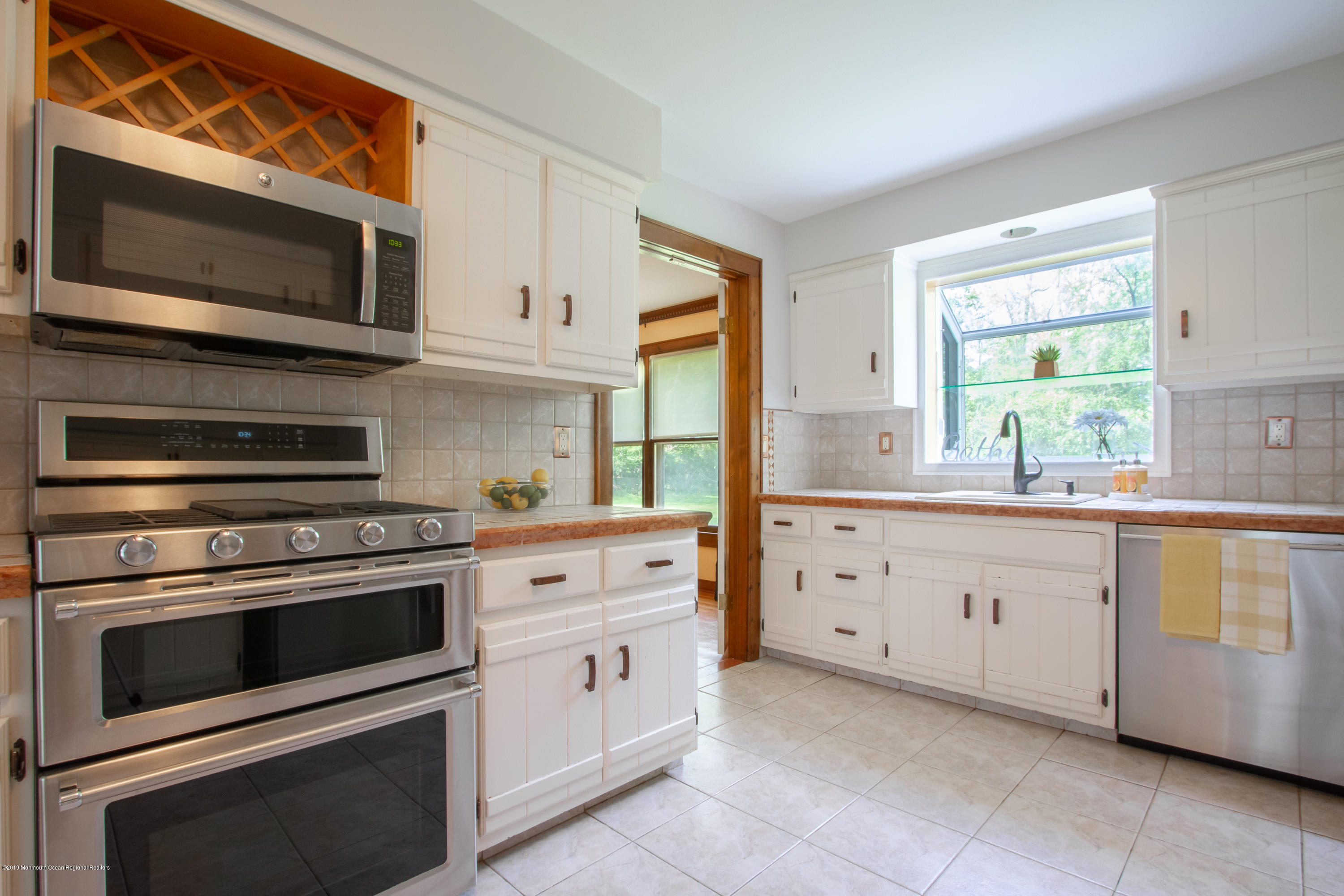 3 Rimwood Lane Colts Neck, NJ 07722 - Photo 12 of 34 Kitchen