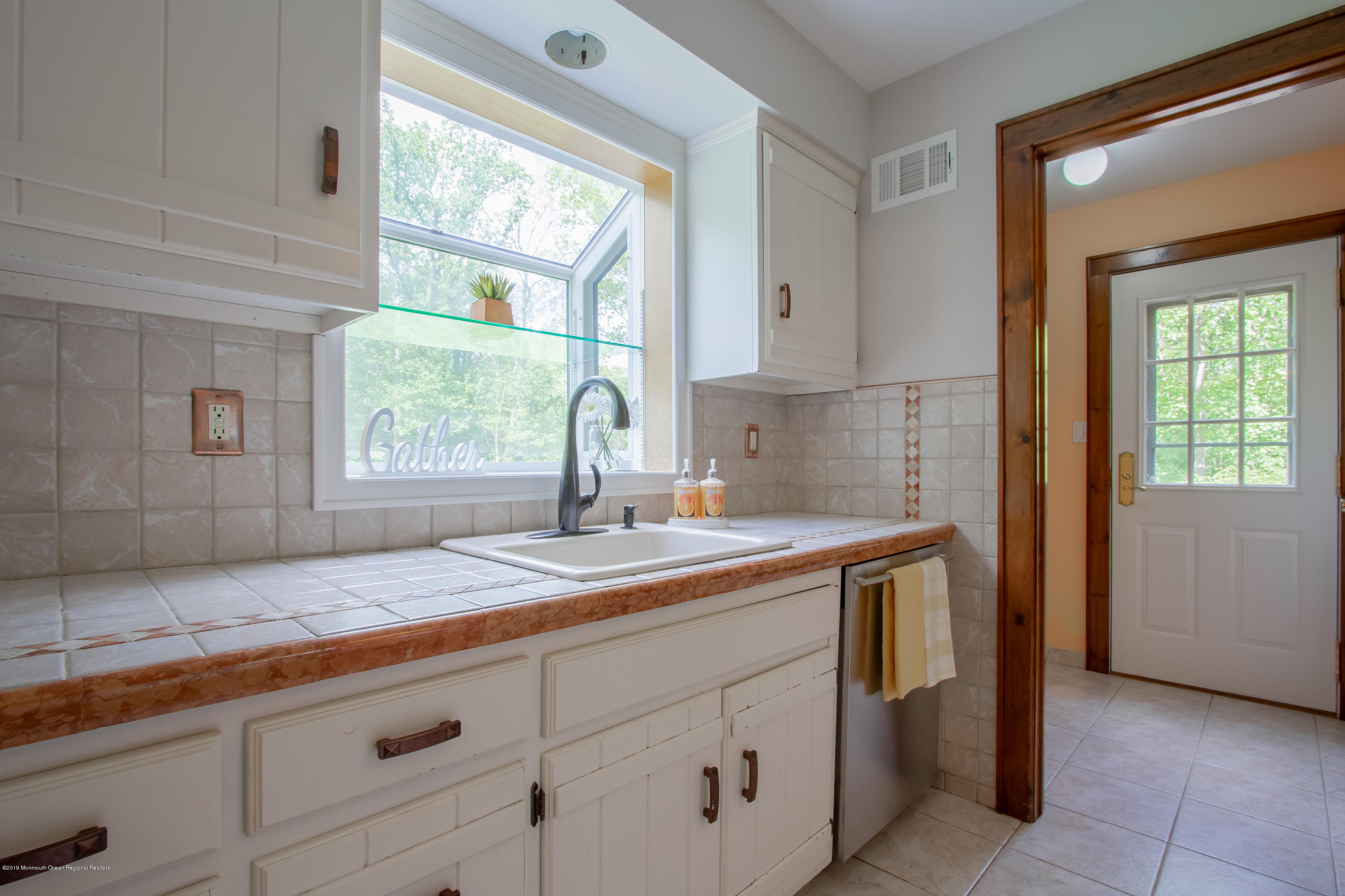 3 Rimwood Lane Colts Neck, NJ 07722 - Photo 13 of 34 Kitchen