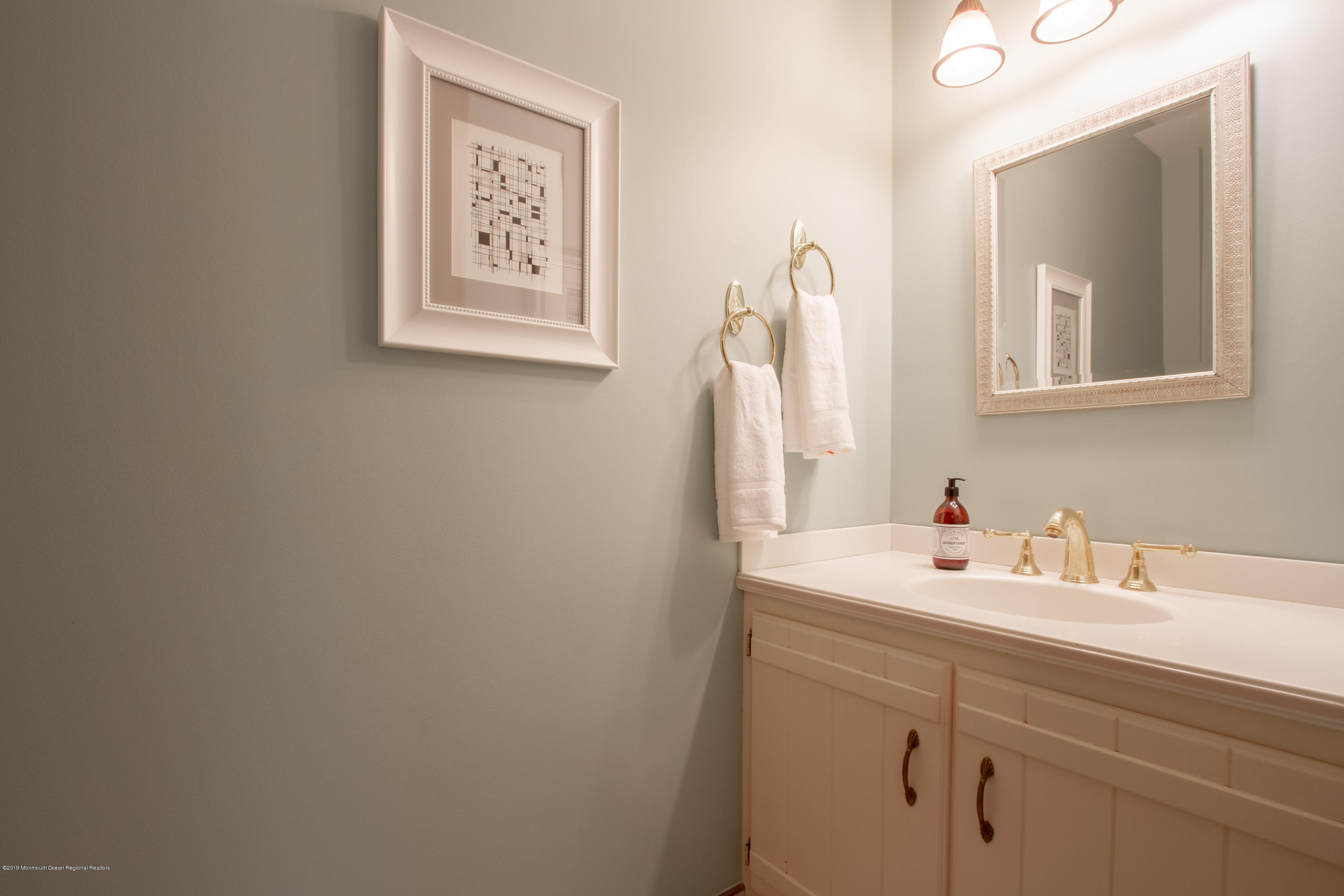 3 Rimwood Lane Colts Neck, NJ 07722 - Photo 5 of 34 Powder Room