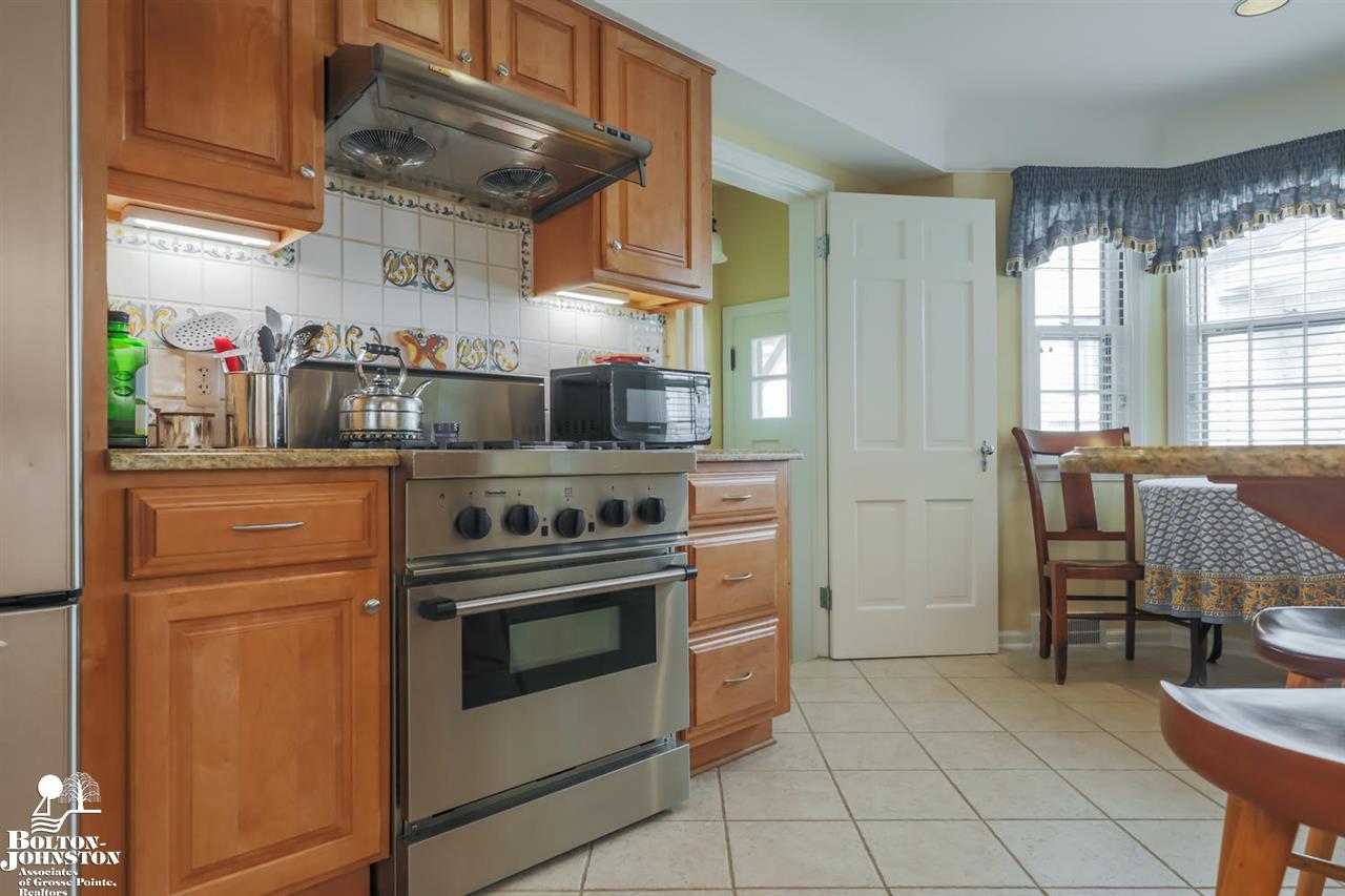 1359 Harvard Road Grosse Pointe Park, MI 48230 - Photo 17 of 31