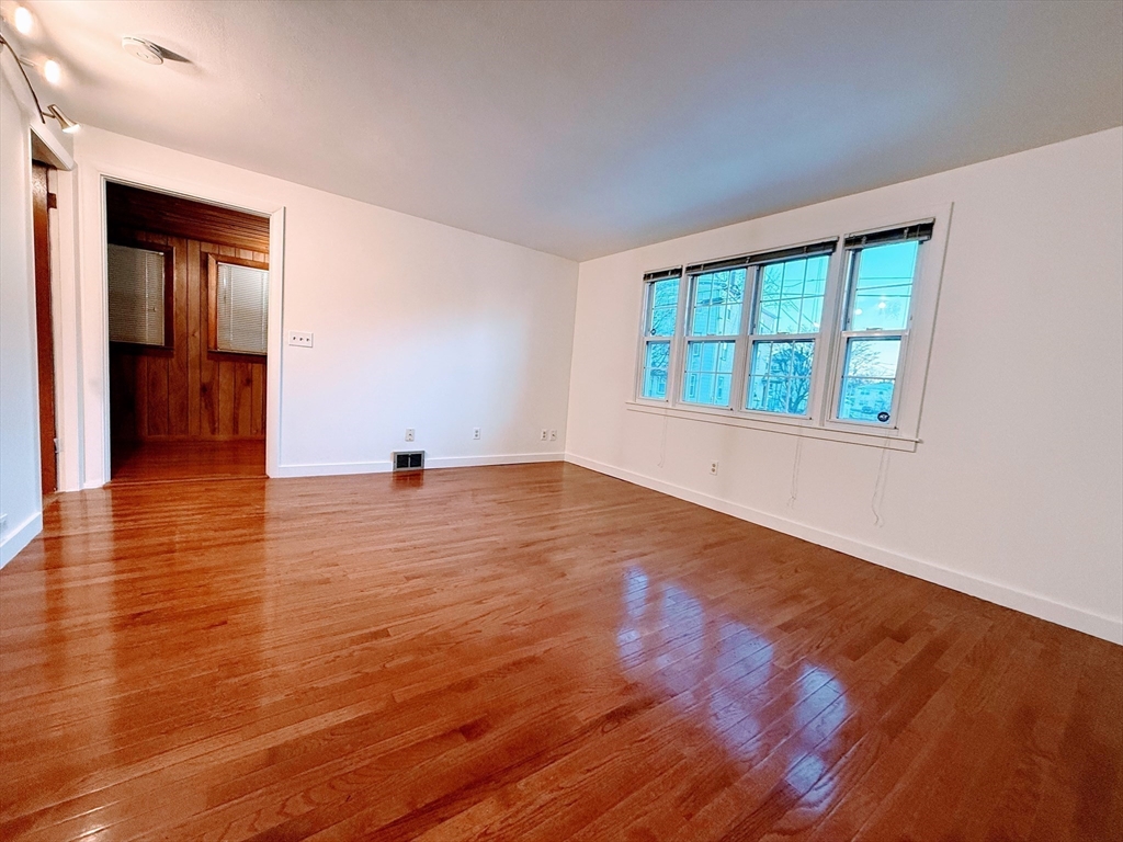 41 Andover Street Worcester, MA 01606 - Photo 6 of 9